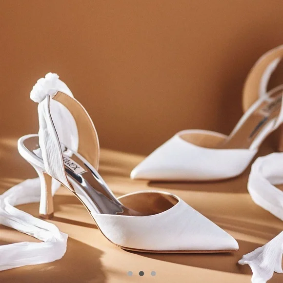 Badgley Mischka Women's Blaze Pumps - Picture 2 of 5